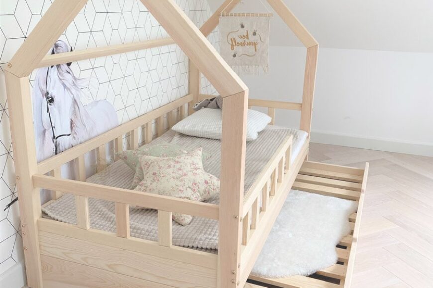 Hausbett aus Holz mit Schublade und zweiter Schlafmöglichkeit – die perfekte Lösung für jedes Kinderzimmer 🏡✨